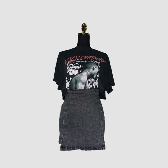 Graphic Tee - Picture 2 of 5